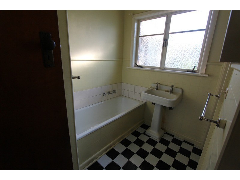 39 Neil Street, Kangaroo Flat VIC 3555