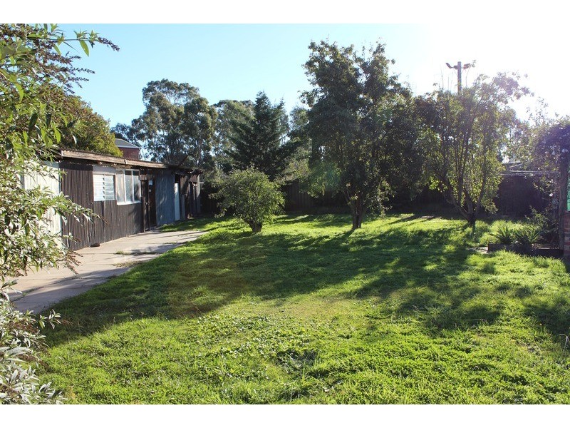 39 Neil Street, Kangaroo Flat VIC 3555