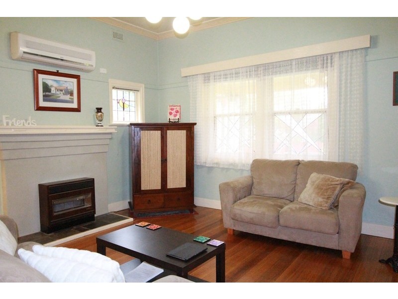 2 Dungey Avenue, Flora Hill VIC 3550