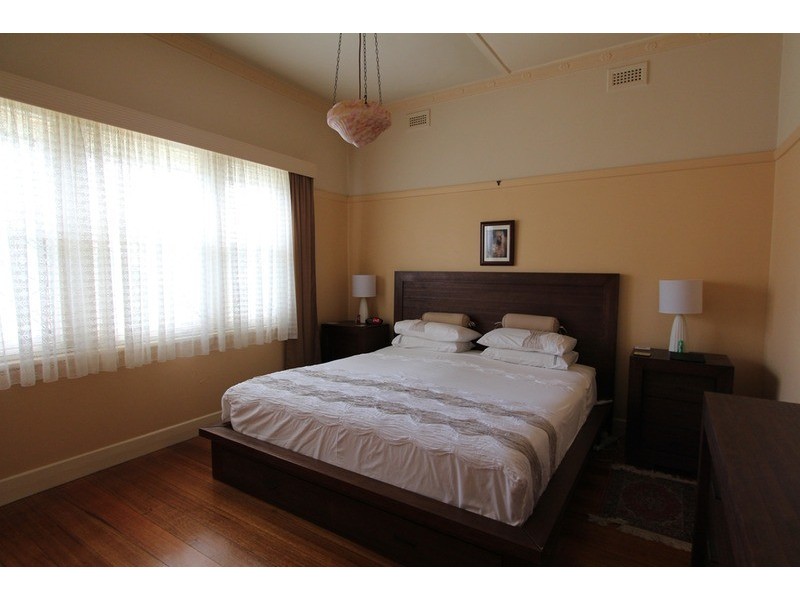 2 Dungey Avenue, Flora Hill VIC 3550