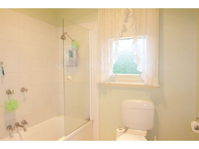 2 Dungey Avenue, Flora Hill VIC 3550