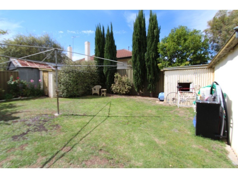 2 Dungey Avenue, Flora Hill VIC 3550