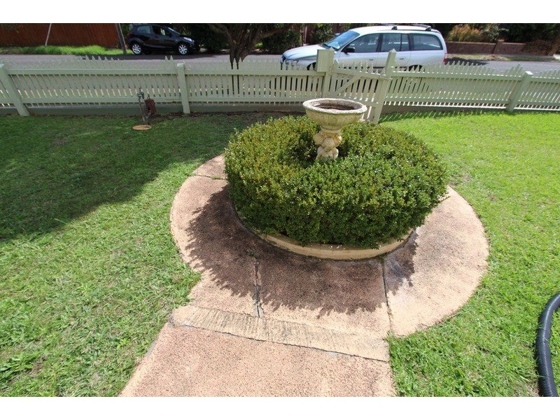 2 Dungey Avenue, Flora Hill VIC 3550