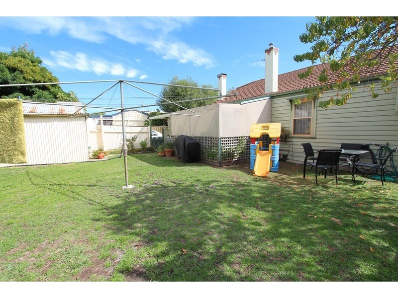 2 Dungey Avenue, Flora Hill VIC 3550