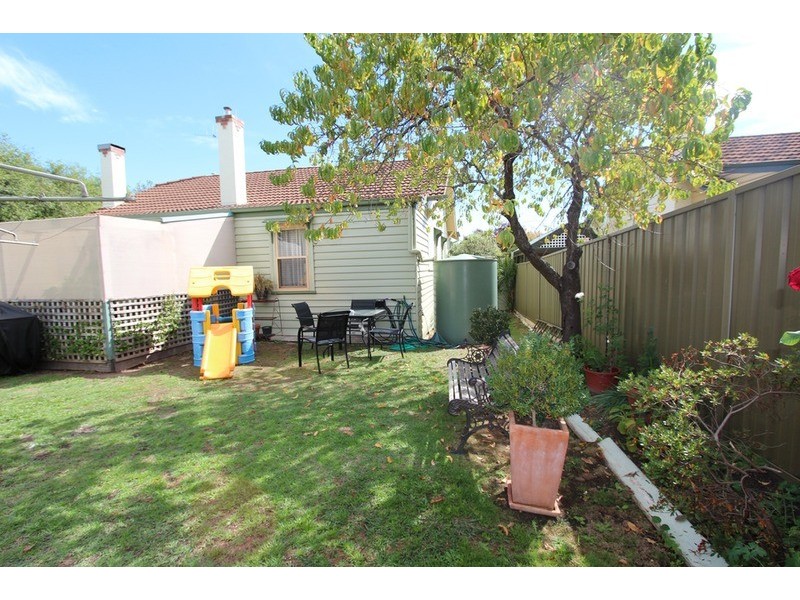 2 Dungey Avenue, Flora Hill VIC 3550