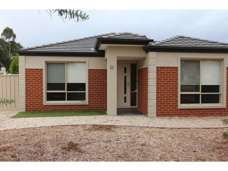 18 May Street, Kangaroo Flat VIC 3555