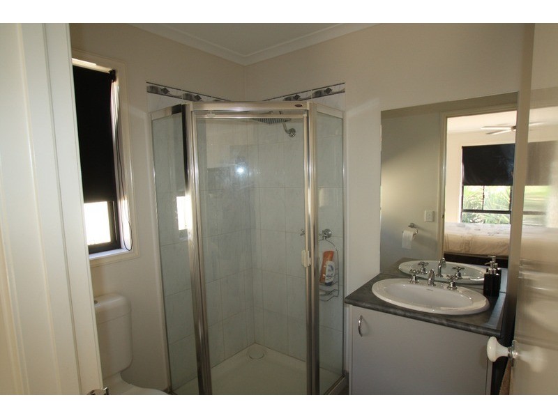 14 Falcon Drive, California Gully VIC 3556