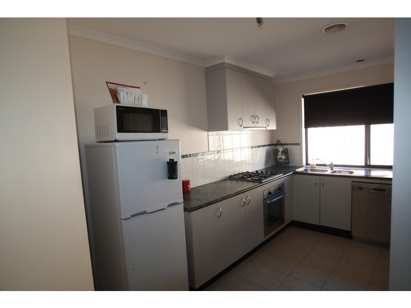 14 Falcon Drive, California Gully VIC 3556