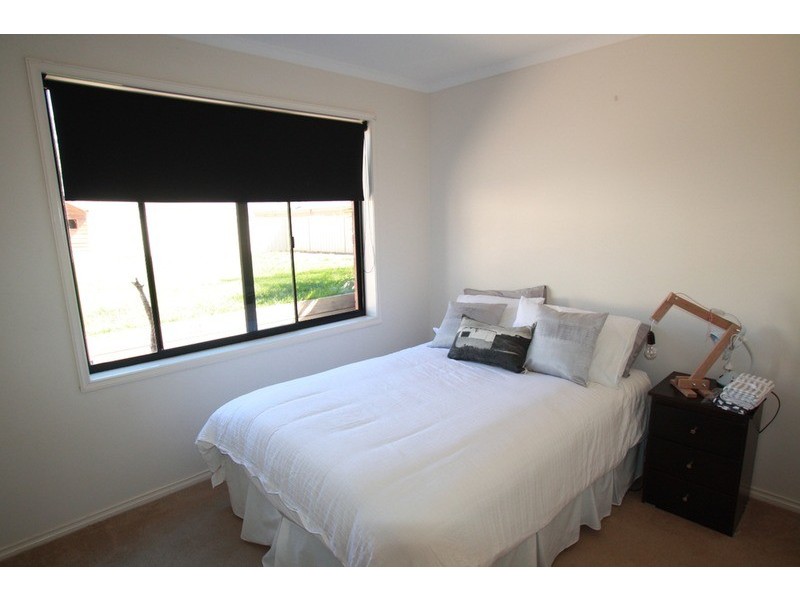 14 Falcon Drive, California Gully VIC 3556