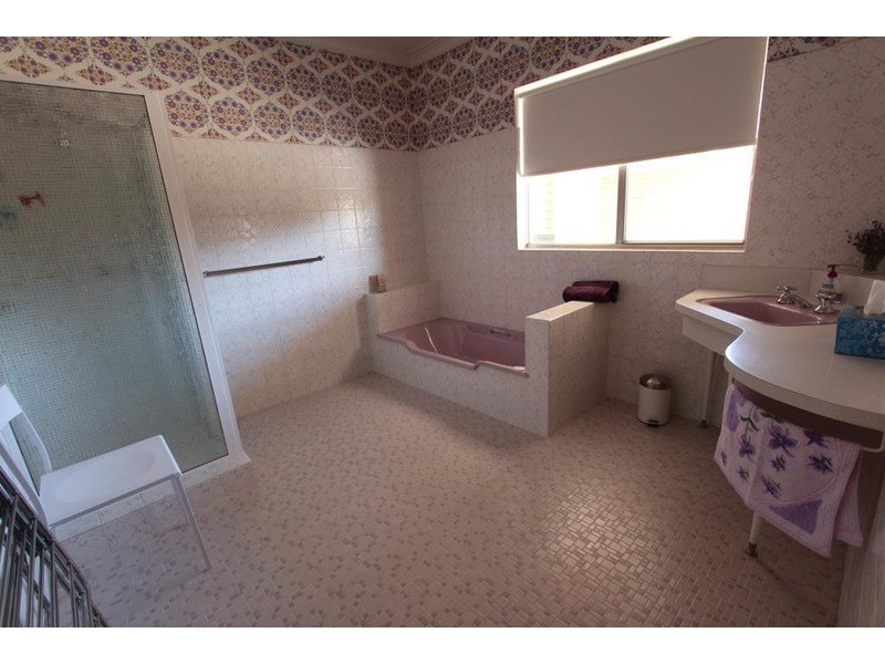 222 High Street, Kangaroo Flat VIC 3555