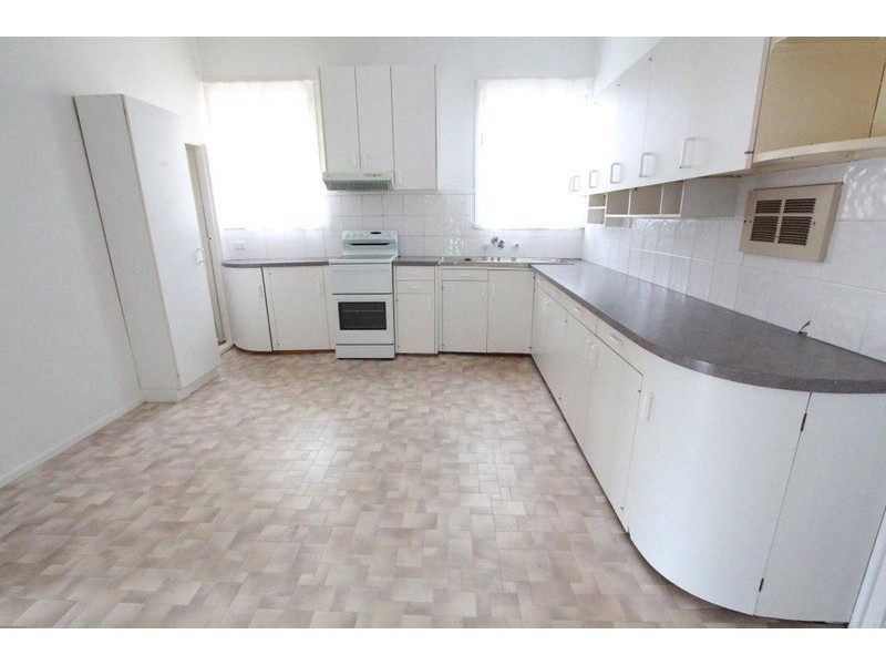25 Short Street, Kangaroo Flat VIC 3555
