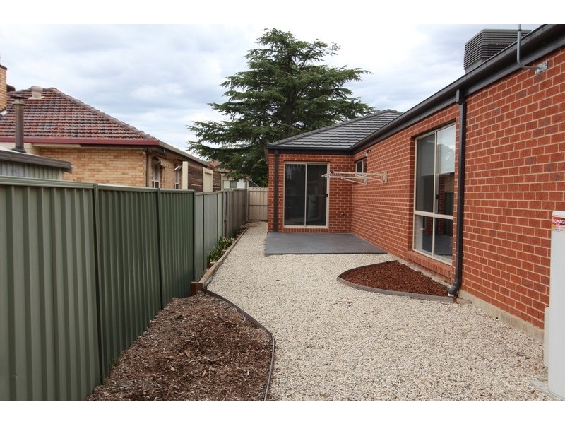 18 May Street, Kangaroo Flat VIC 3555