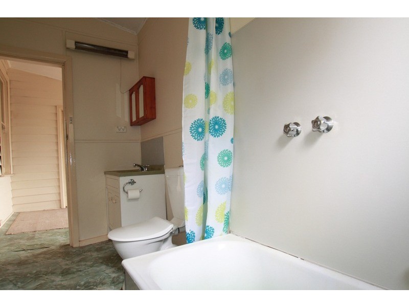 5 Beech  Street, Golden Square VIC 3555