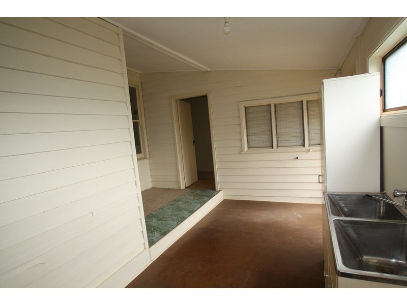 5 Beech  Street, Golden Square VIC 3555