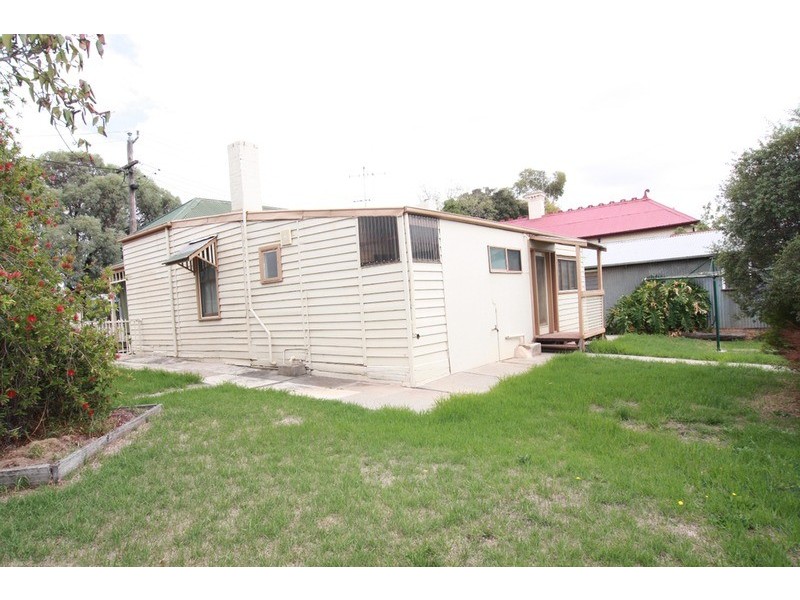 5 Beech  Street, Golden Square VIC 3555