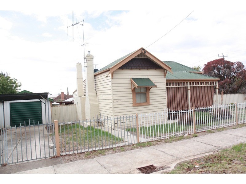 5 Beech  Street, Golden Square VIC 3555