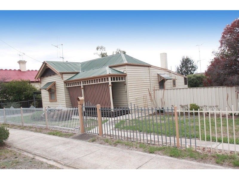 5 Beech  Street, Golden Square VIC 3555