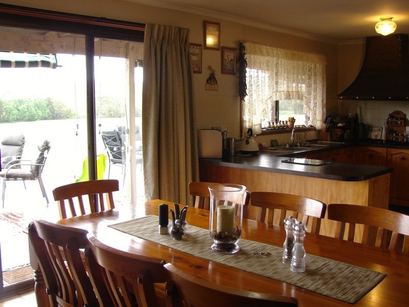 239 North Harcourt Road, Harcourt North VIC 3453