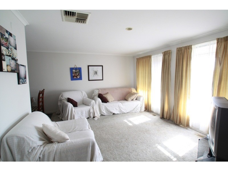 2/24 Retreat Road, Flora Hill VIC 3550