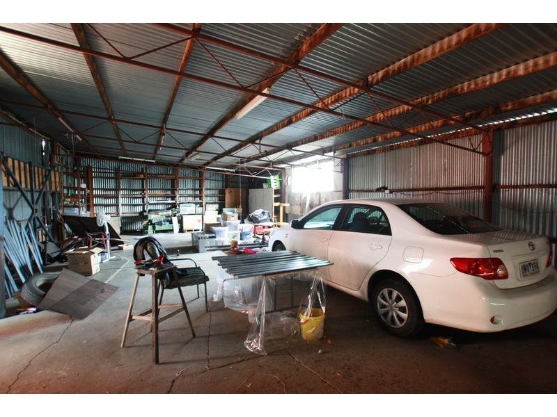 2/24 Retreat Road, Flora Hill VIC 3550