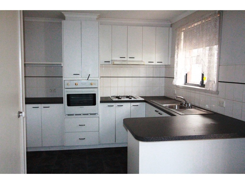 2/24 Retreat Road, Flora Hill VIC 3550