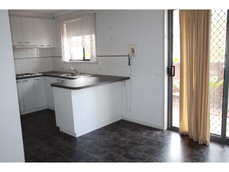 2/24 Retreat Road, Flora Hill VIC 3550