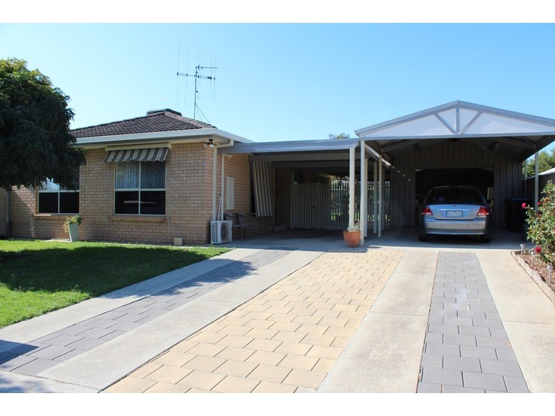 1 Wiltshire  Drive, White Hills VIC 3550