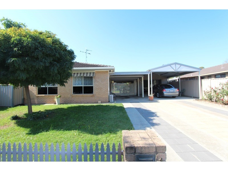 1 Wiltshire  Drive, White Hills VIC 3550
