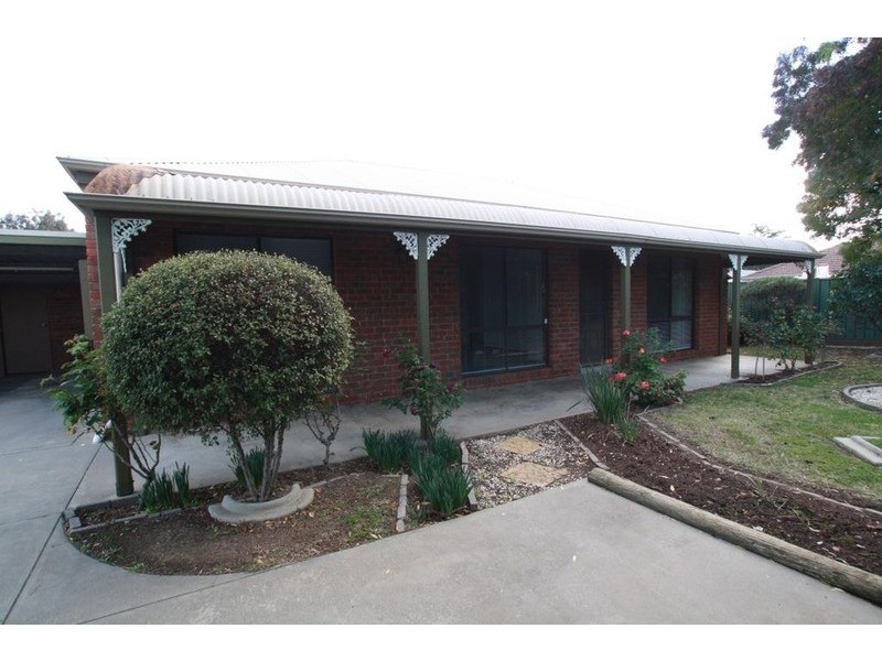 2/13 Louey Drive, White Hills VIC 3550