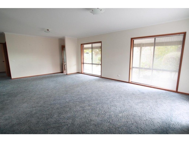 2/13 Louey Drive, White Hills VIC 3550