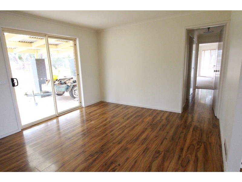 8 Settlers Place, Maiden Gully VIC 3551