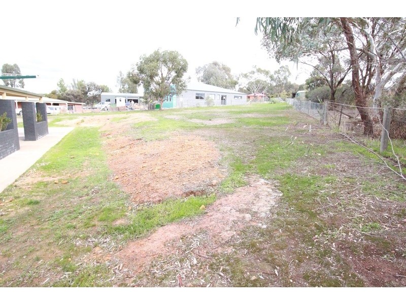 8 Settlers Place, Maiden Gully VIC 3551