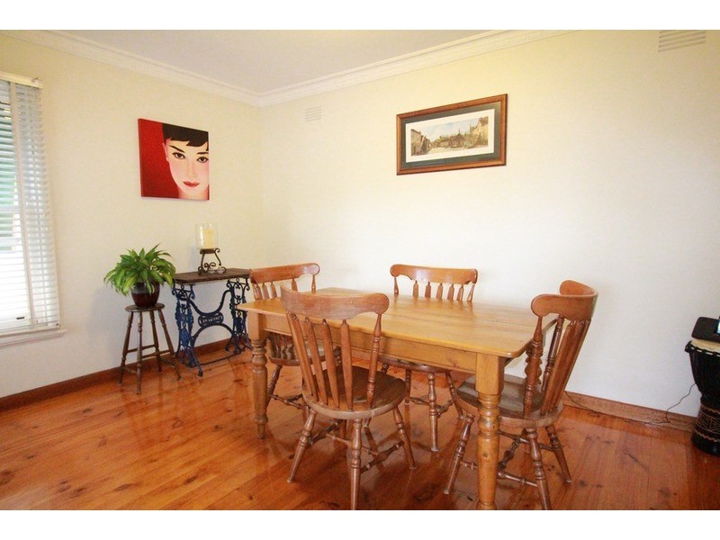 32 Keck Street, Flora Hill VIC 3550