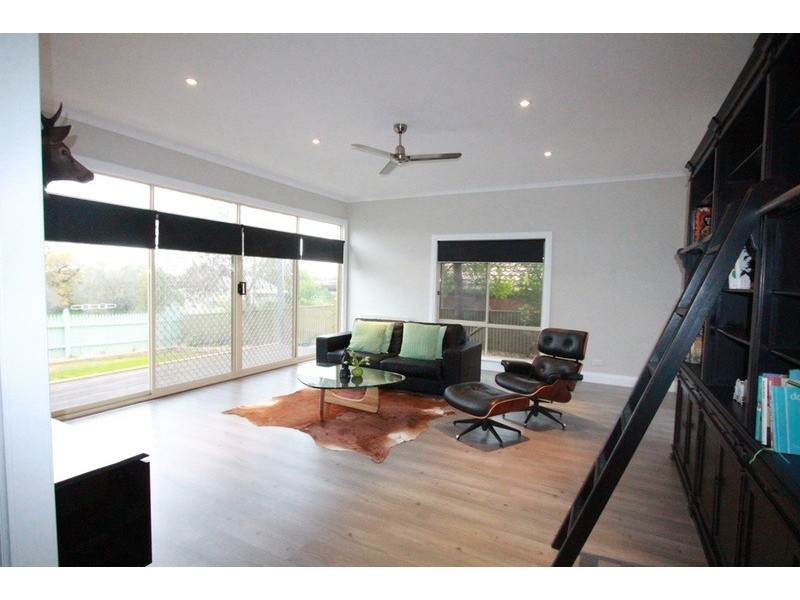 9 Knape Street, Long Gully VIC 3550