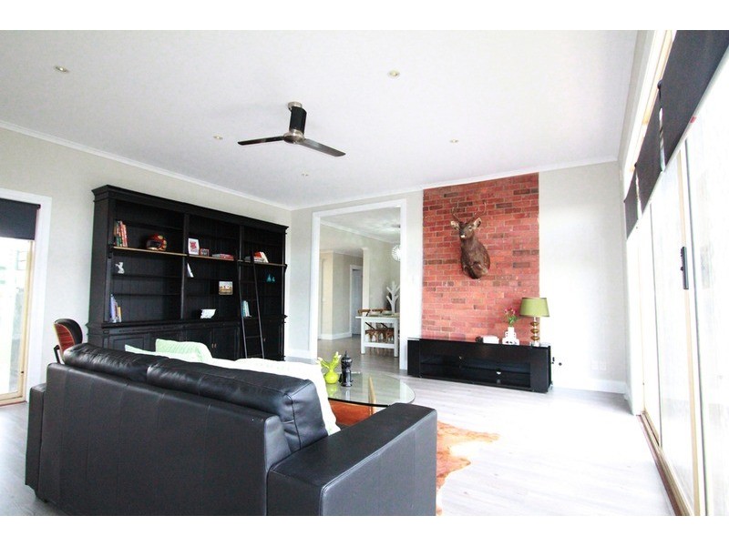 9 Knape Street, Long Gully VIC 3550