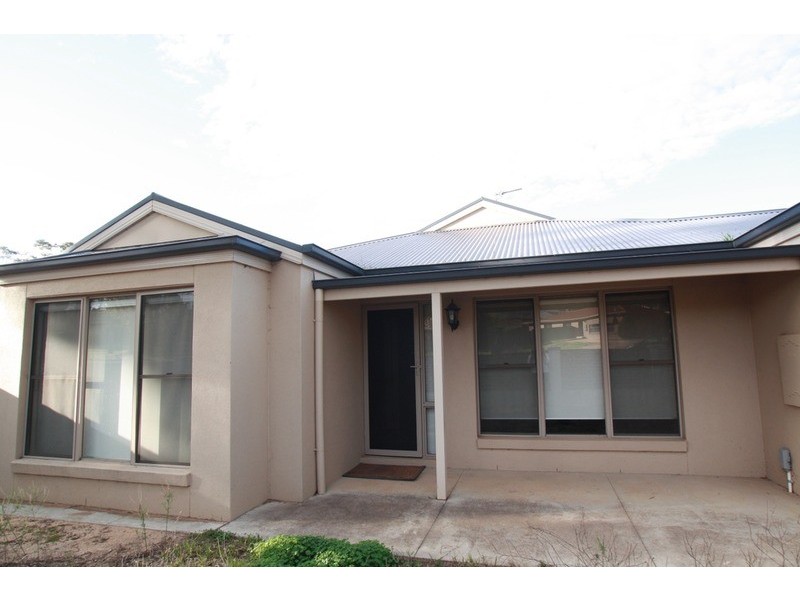 2/40 John Street, Kangaroo Flat VIC 3555