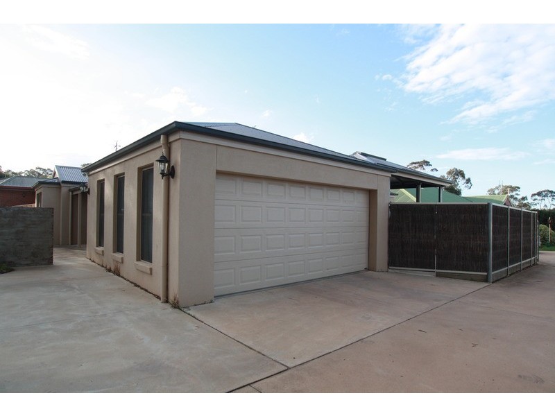 2/40 John Street, Kangaroo Flat VIC 3555