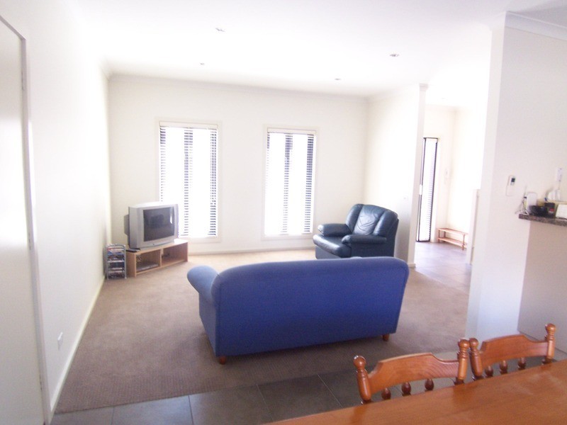 4/50 Race Street, Flora Hill VIC 3550