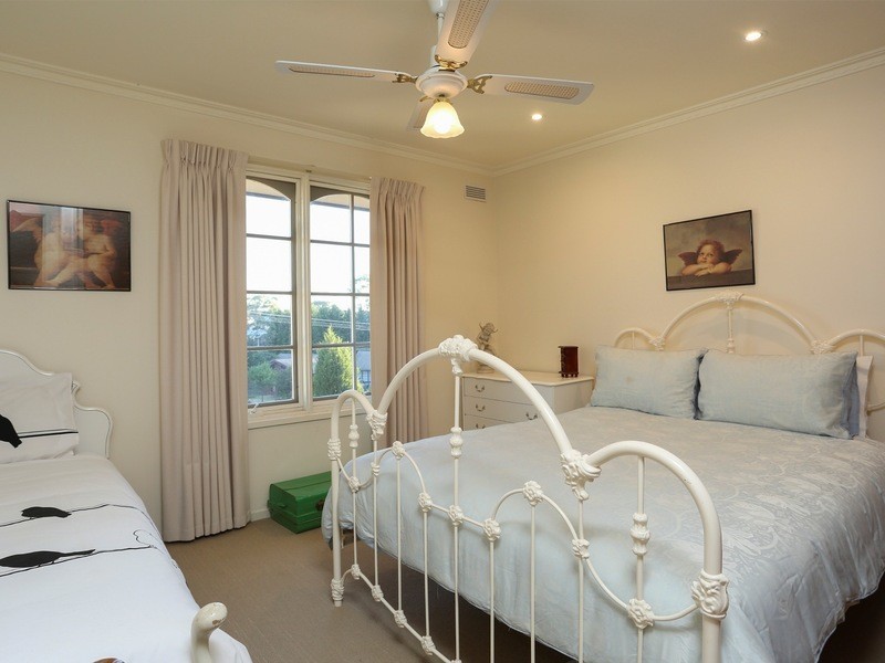 5 McKay Court, Strathdale VIC 3550