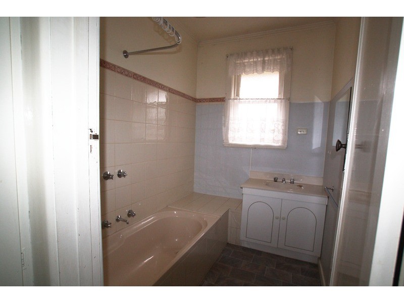 194 Mackenzie Street West, Golden Square VIC 3555