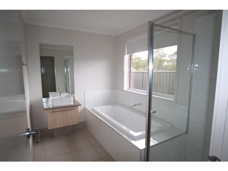 1 Pamela Avenue, Jackass Flat VIC 3556