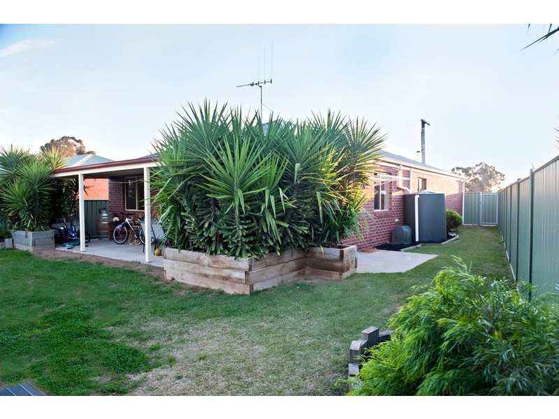 180 Myrtle Road, Epsom VIC 3551