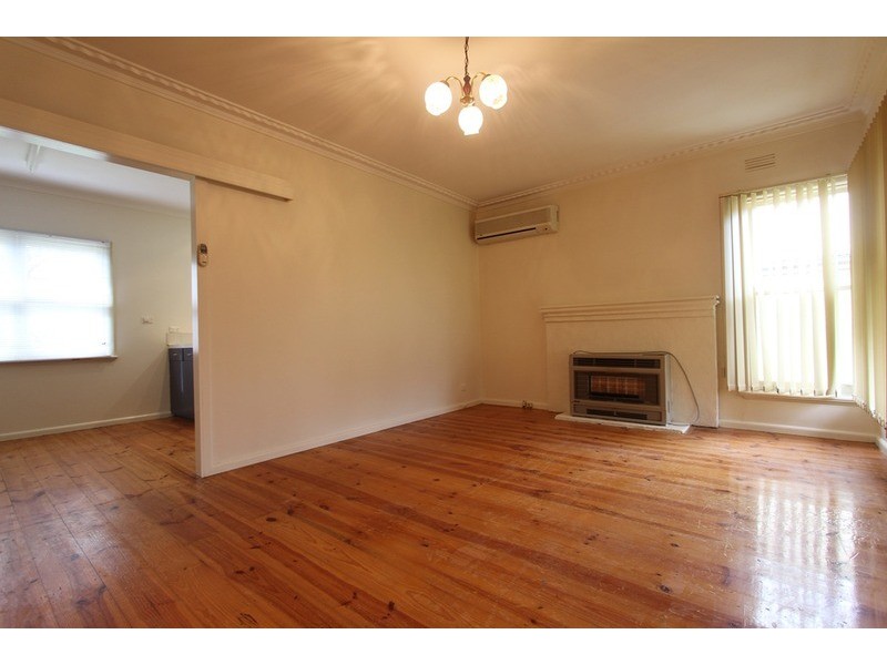 5 Chapel Street, Kangaroo Flat VIC 3555