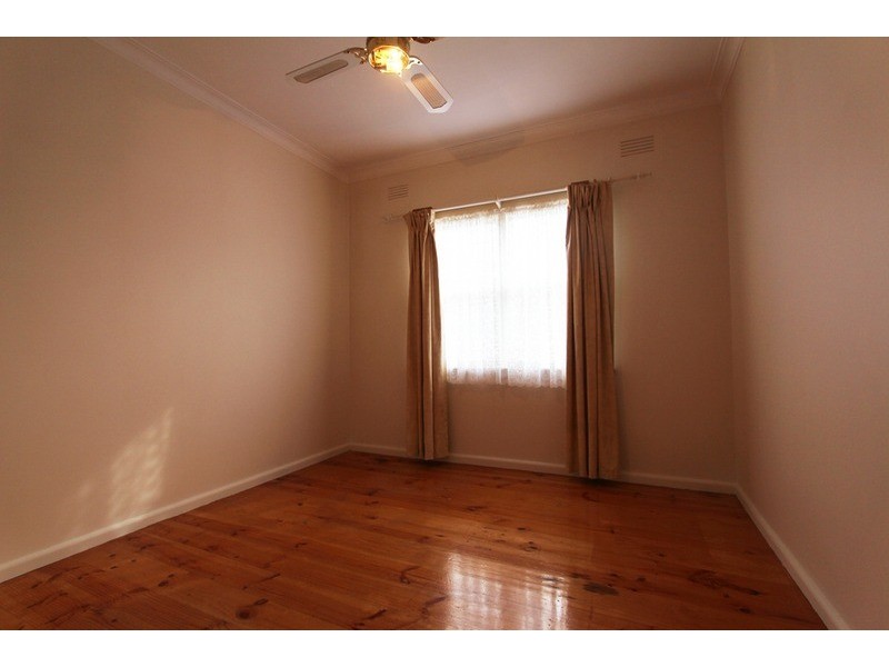 5 Chapel Street, Kangaroo Flat VIC 3555