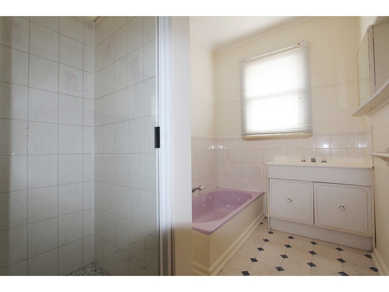 5 Chapel Street, Kangaroo Flat VIC 3555