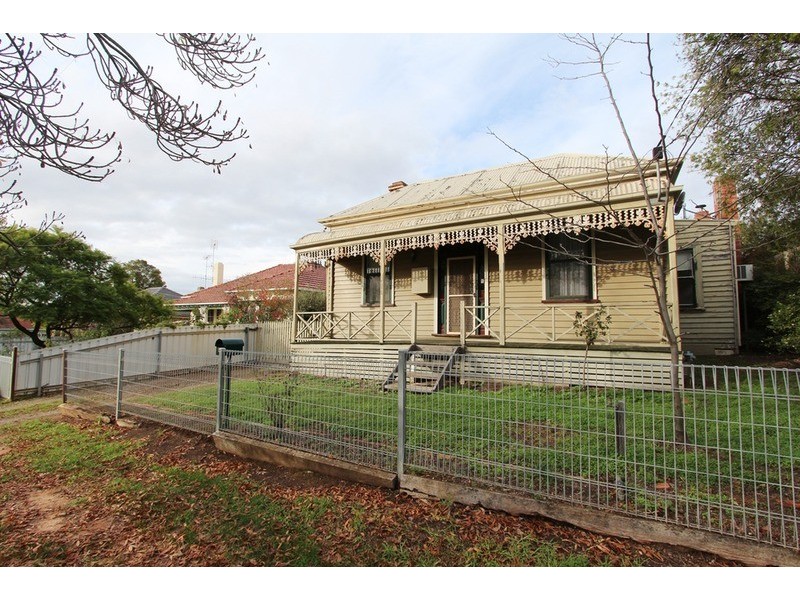 24 Michael Street, Kennington VIC 3550