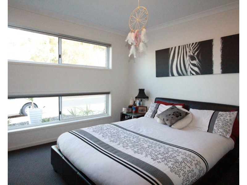 1 Highview Terrace, Kangaroo Flat VIC 3555