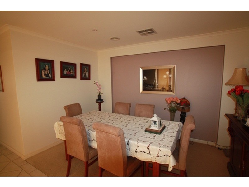 5 Sandstone Rise, Strathdale VIC 3550