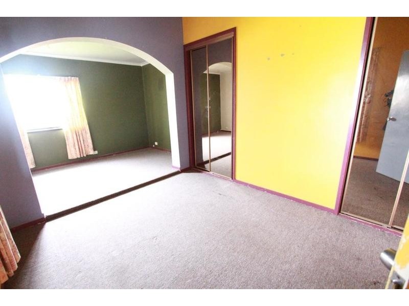 14 Robinson Street, Long Gully VIC 3550