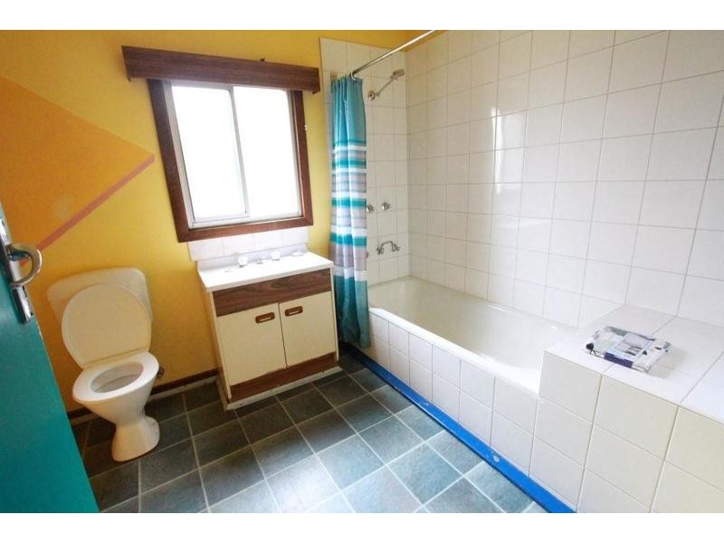 14 Robinson Street, Long Gully VIC 3550